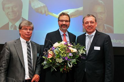 Foto Vorstandswechsel von Peter Rohland zu Prof. Dr. Jürgen Aring