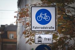 Schild Fahrradstraße 
