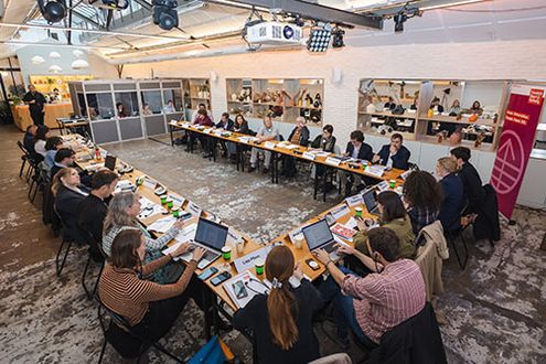 Austausch beim Dialogformat in Paris