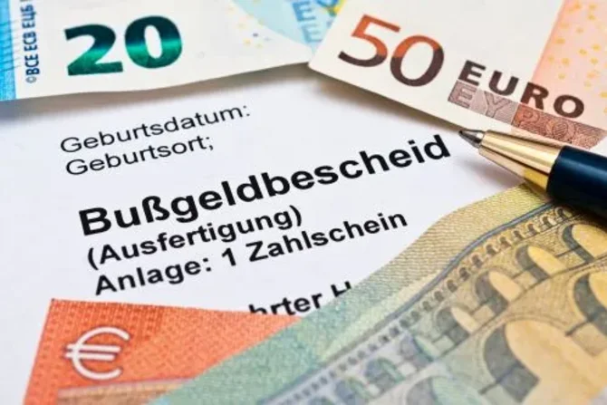 Bußgeldbescheid im Straßenverkehr Ein Bußgeldbescheid als Dokument im Zusammenhang mit Verkehrsverstößen und Ordnungswidrigkeiten.