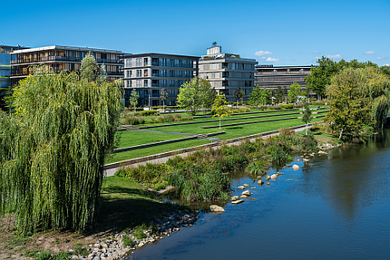 Moderne Wohnunsbauten im Neckarbogen in Heilbronn.