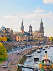 Dresdner Baurechtstage Stadtansicht von Dresden mit der historischen Altstadt und der Elbe.