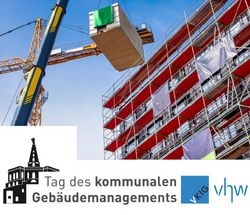 Tag des kommunalen Gebäudemanagements, Kran und Baugerüst an einem Gebäude