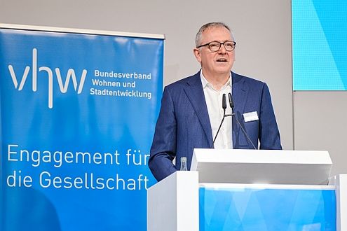 Dr. Peter Kurz begrüßt zum Verbandstag des vhw 2024