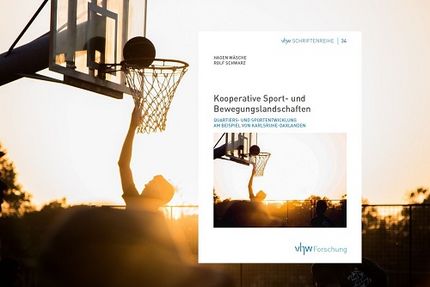 Basketballspieler in der Abendsonne