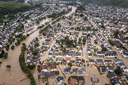 Foto: Luftbildaufnahme vom Hochwasser im Ahrtal