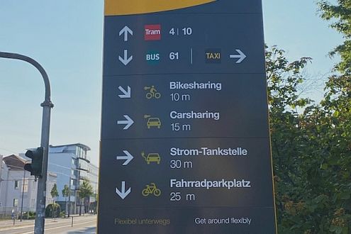 Schild einer Mobiliätstation in Dresden
