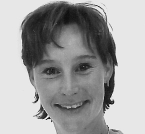 Frau Angela Müller