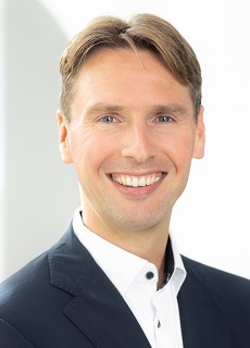 Herr Christian Falke