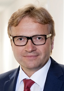 Herr Reinhard Heer