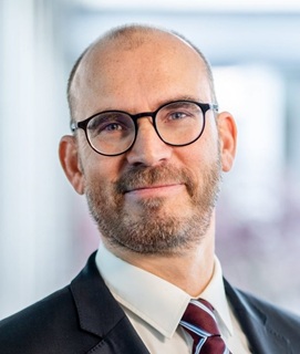 Herr Bernhard Stolz