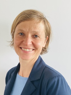 Frau Sabine Recker