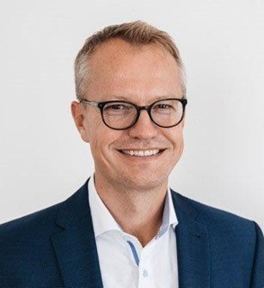 Herr Holger Weiß