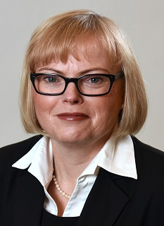 Frau Petra Lau
