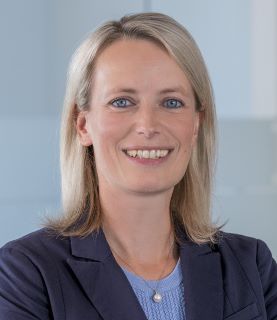 Frau Nina Drüke