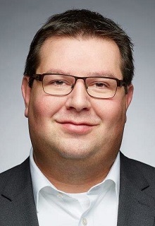 Herr Jochen Hell