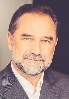 Herr Klaus Schavan