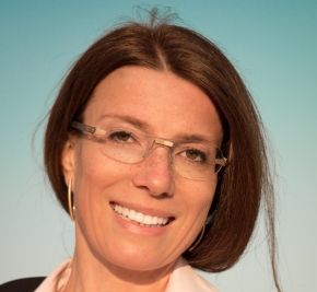 Frau Carolin Bahr