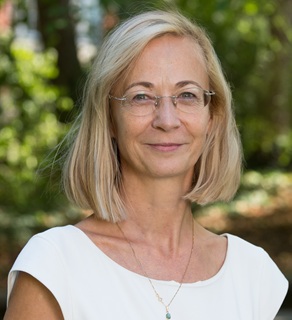 Frau Catrin Schmidt