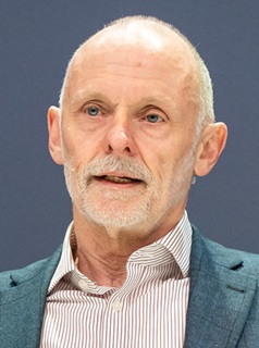 Herr Martin Lutz