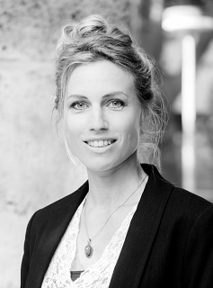 Frau Angela Lüchtrath