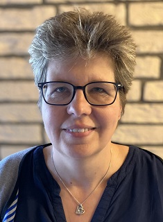 Frau Katja Wahl