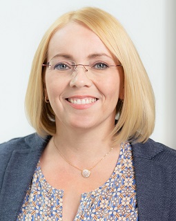 Frau Helena Lajer
