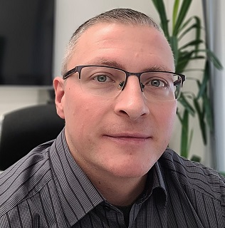 Herr Florian Fackler