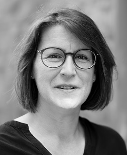 Frau Nicole Petersen