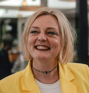 Frau Anna Toussaint