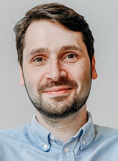Herr Peter Simon
