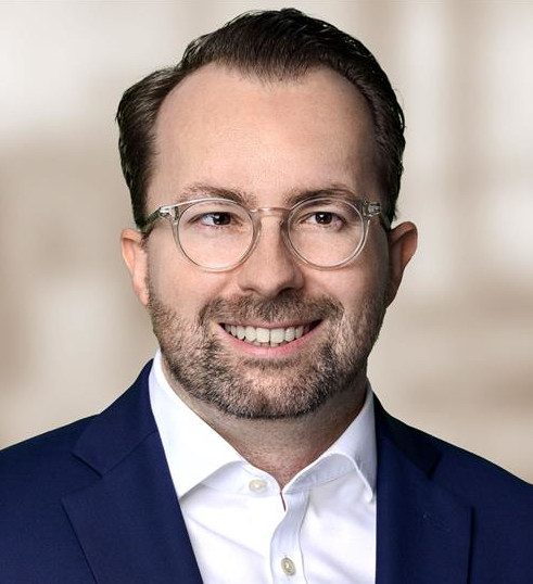 Herr Alexander Pustal