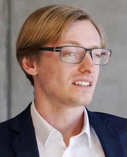 Herr Tobias Roß