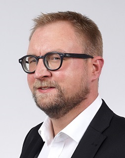 Herr Arkadiusz Szczesniak