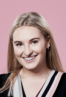 Frau Paula Wäß
