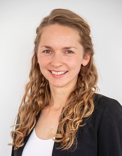 Frau Ronja Decker