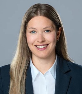 Frau Laura Fuchs