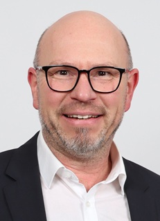 Herr Thomas Bauer