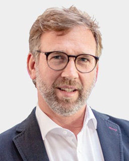 Herr Frank Wischerhoff