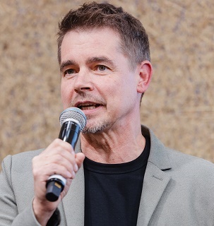 Herr Matthias Schäpers