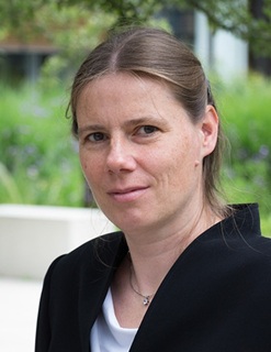 Frau Juliane Albrecht