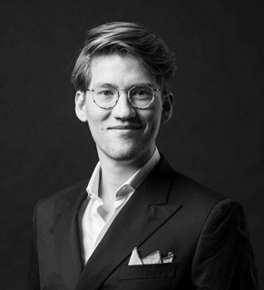 Herr Julius Speth