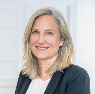 Frau Isabell Köster