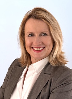 Frau Julia Frohne