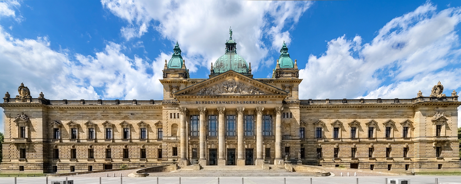Foto des Bundesverwaltungsgerichts in Leipzig.