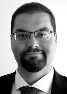Dr.                                                          Andreas Hammer