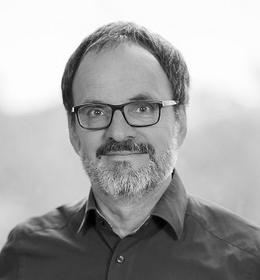 Dr.                                                          Florian Theißing