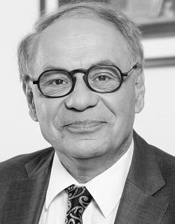 Prof. Dr.                                                    Wolfgang Ewer