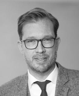 Dr.                                                          Jan Deuster