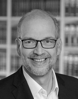 Dr.                                                          J. Christian von Waldthausen